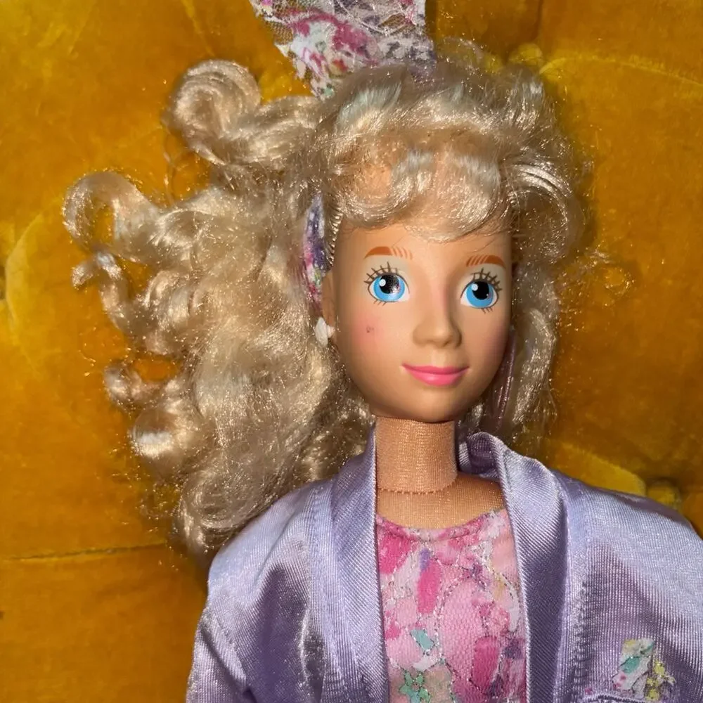 Vintage 1986 Mattel Hot Looks 18” Bendable Fashion Doll Blonde
